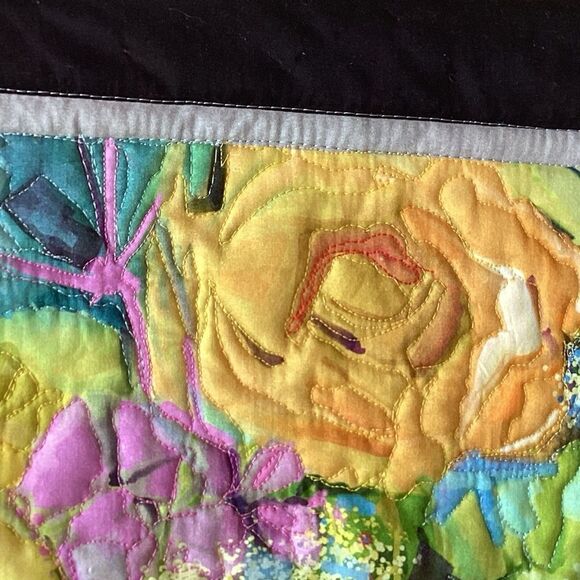 NWT. Color of Flowers Hand Crafted Quilted Wall Art - Picture 7 of 11